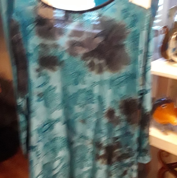 Top - Picture 2 of 3